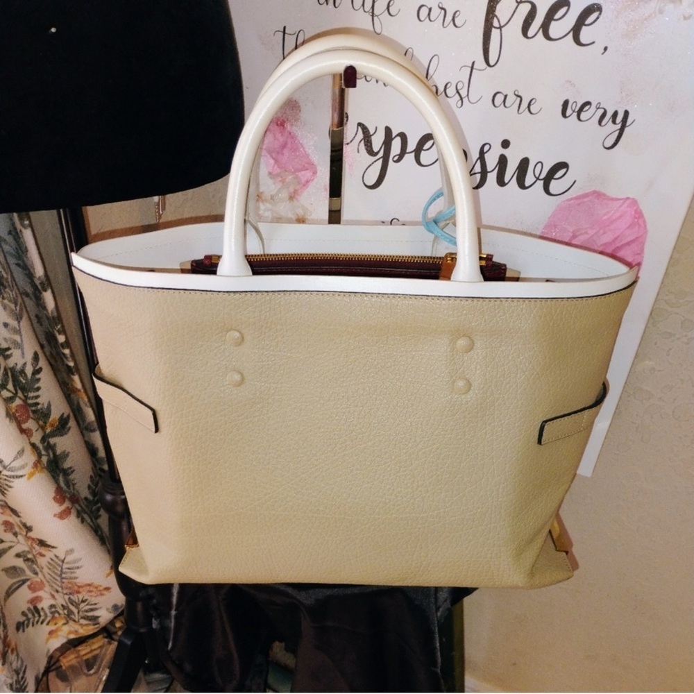 CHLOE  Grained Leather Charlotte Tote Bag - Picture 2 of 12